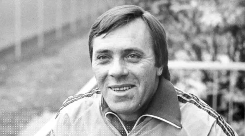 Türk futbolunun efsane kalecilerinden Özcan Arkoç vefat etti