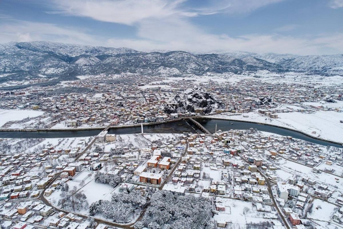 Osmancık&rsquo;tan kartpostallık kar manzaraları