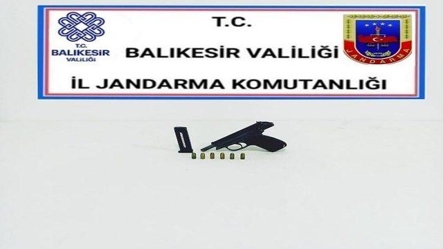 Balıkesir’de jandarma 7 aranan şahsı yakaladı