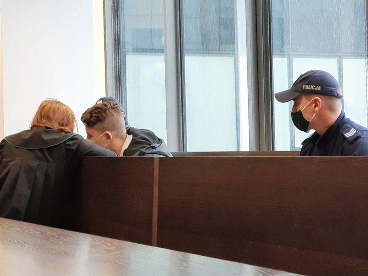 Polonya’da 16 yaşındaki Türk çocuğunu öldüren katile 25 yıl hapis G2