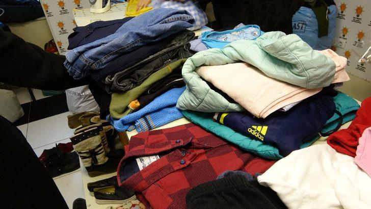 Suriyeli çocuklar için kıyafetler toplandı G5