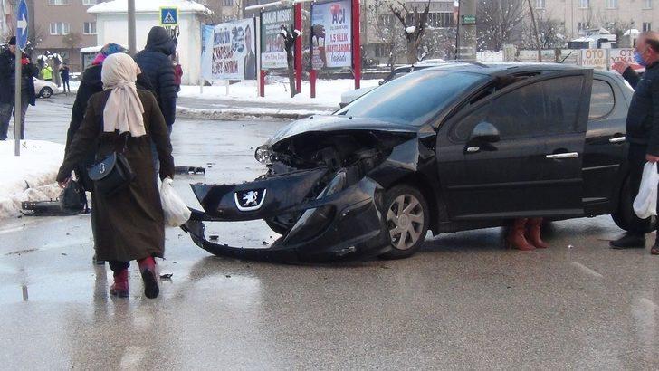 Görevden çıkıp evlerine giden polisler ölümden döndü: 2 yaralı G2