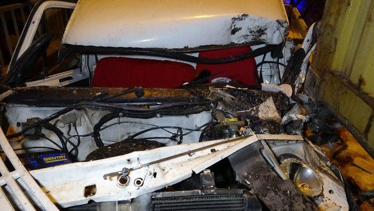 Buzdan kayan 15 araç birbirine girdi: 1’i ağır 4 yaralı G3