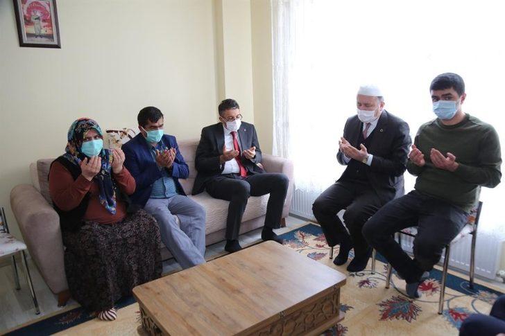 Vali Ali Çelik’ten şehit ailesine ziyaret G1