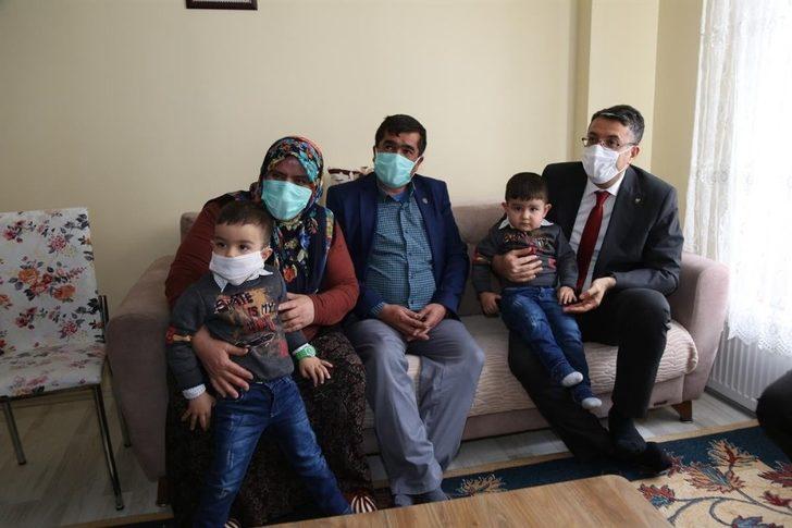 Vali Ali Çelik’ten şehit ailesine ziyaret G2