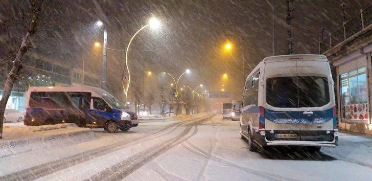 Yüksekova’da kar yağışı etkisini artırdı G1