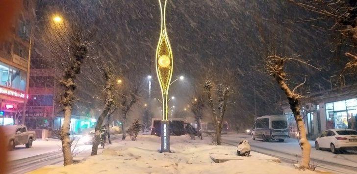 Yüksekova’da kar yağışı etkisini artırdı G2