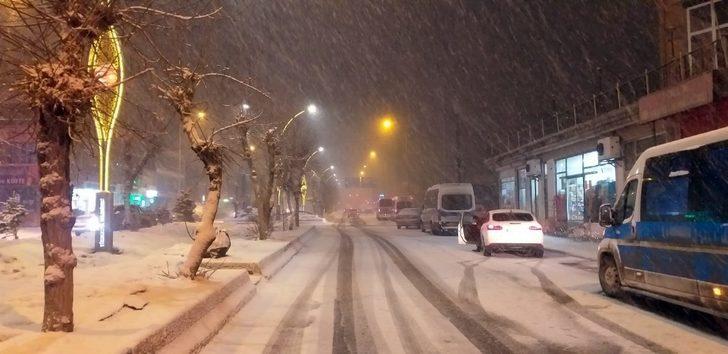Yüksekova’da kar yağışı etkisini artırdı G3