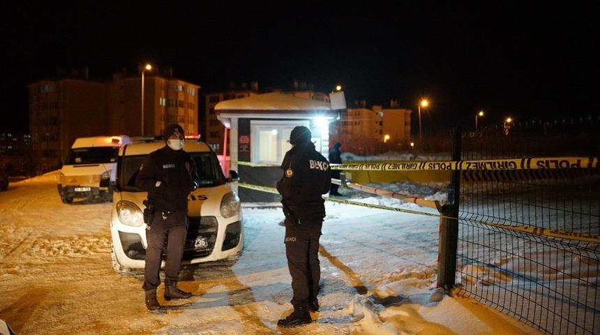 Çocukların kartopu eğlencesi bir siteyi karantinaya aldırdı