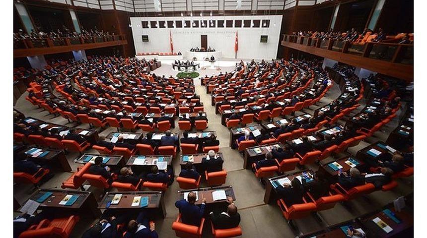 MHP'nin 'HDP kapatılsın' çağrısı karşısında AKP'de hangi görüş ağırlık kazanıyor?