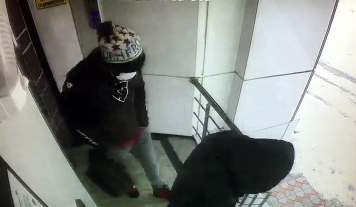 (&Ouml;ZEL) Arnavutk&ouml;y&rsquo;de bir eve giren hırsızlar ziynet eşyaları &ccedil;aldı