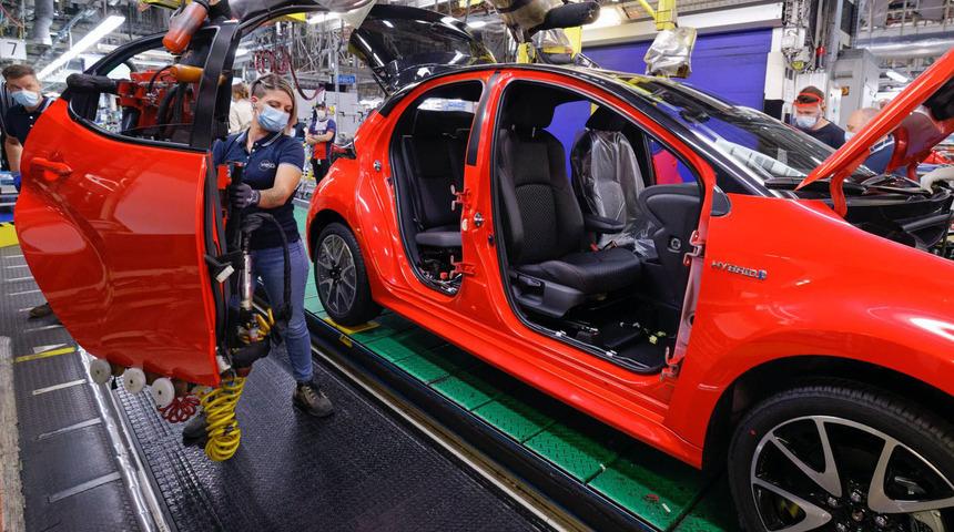 Toyota 9 fabrikasının üretimini durdurdu