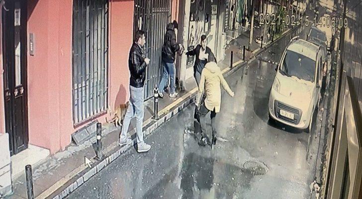 (Özel) Ortaköy’de aralarında husumet olan 2 kardeş sokak ortasında birbirini bıçakladı G2