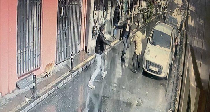 (Özel) Ortaköy’de aralarında husumet olan 2 kardeş sokak ortasında birbirini bıçakladı G3