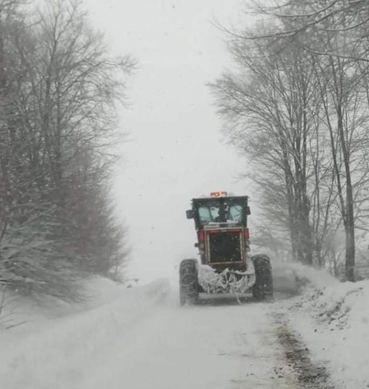 Bilecik’te kar yağışı nedeniyle 32 köy yolu ulaşıma kapandı G4