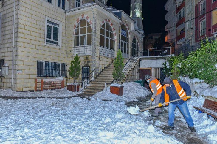 Esenyurt’ta kışla mücadele ekipleri çalışmalarına devam ediyor G3