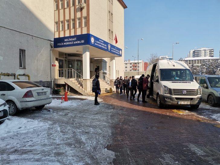 Kayseri’de aranan şahıslara 68 polisle şafak operasyonu: 11 gözaltı G2