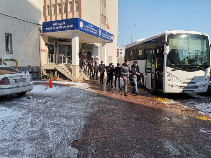 Kayseri’de aranan şahıslara 68 polisle şafak operasyonu: 11 gözaltı G3