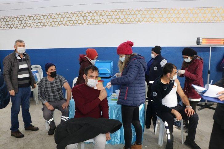 Risk altındaki belediye personeline aşı G1