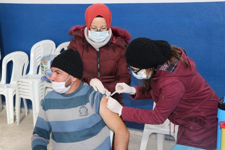 Risk altındaki belediye personeline aşı G3