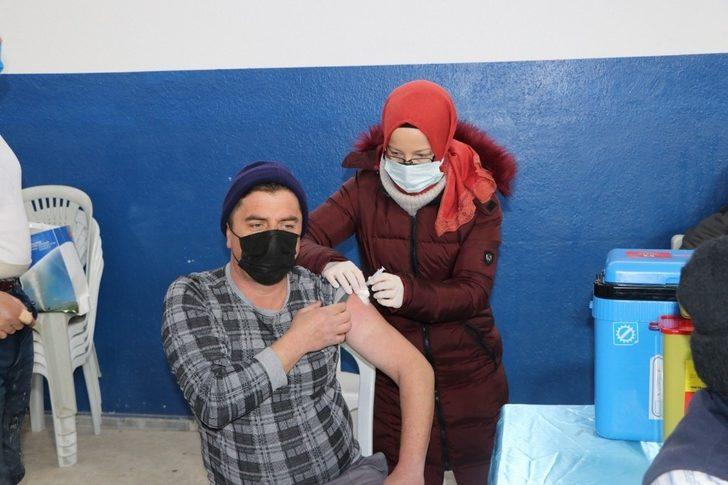 Risk altındaki belediye personeline aşı G4