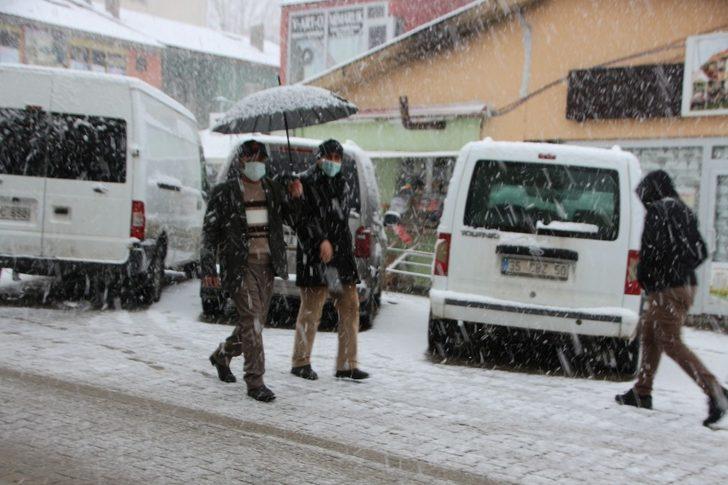 Varto’da 149 yerleşim yerinin yolu ulaşıma kapandı G5