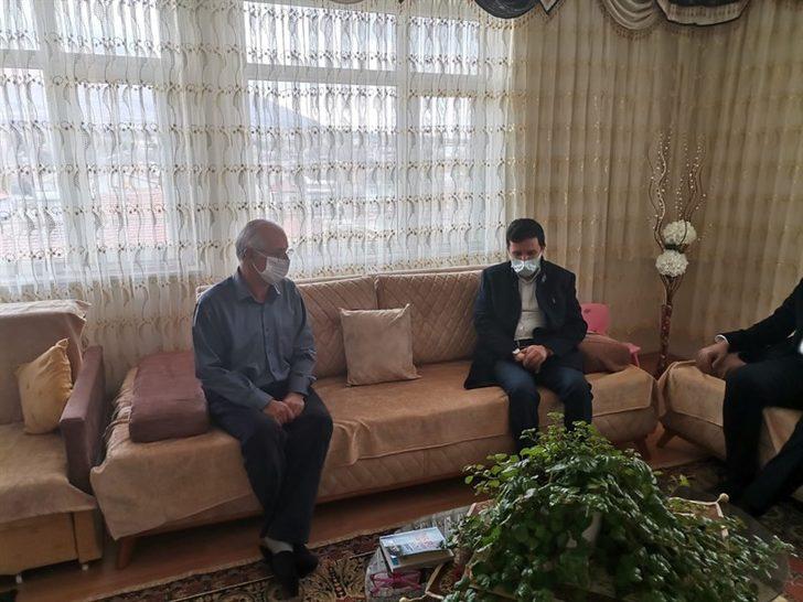 Baskil Kaymakamı Yılmaz,  gazileri evinde ziyaret etti G2