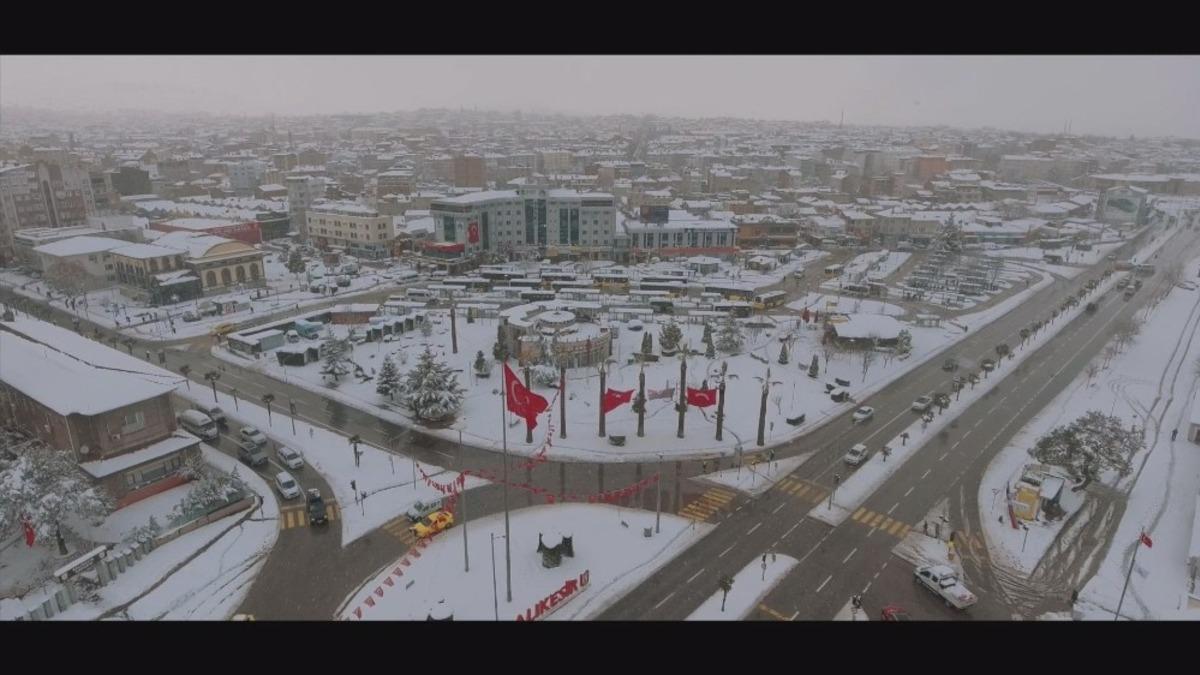 Balıkesir&rsquo;de karlar erimeye başladı