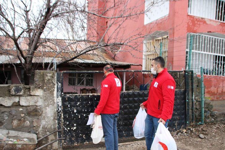 Kızılay’dan anne ve kızına yardım eli G2