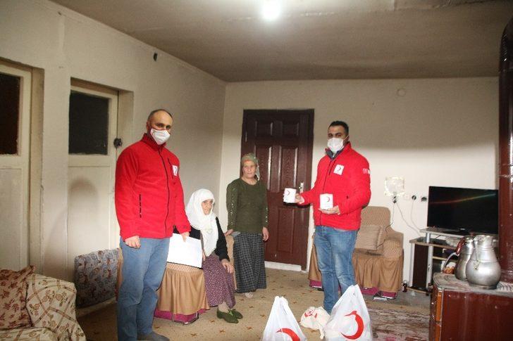 Kızılay’dan anne ve kızına yardım eli G4