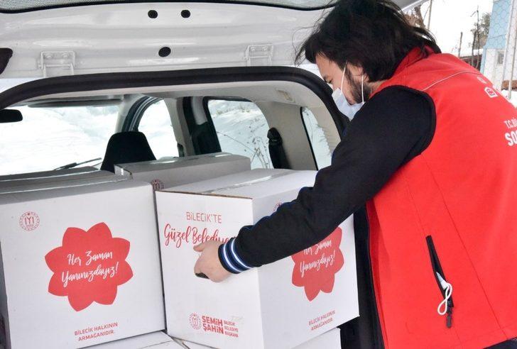 Bilecik Belediyesinin ihtiyaç sahiplerine gıda yardımı sürüyor G4