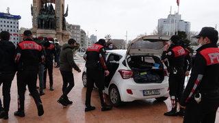 Kimse ne olduğunu anlayamadı! Taksim Meydanı'nda hareketli anlar