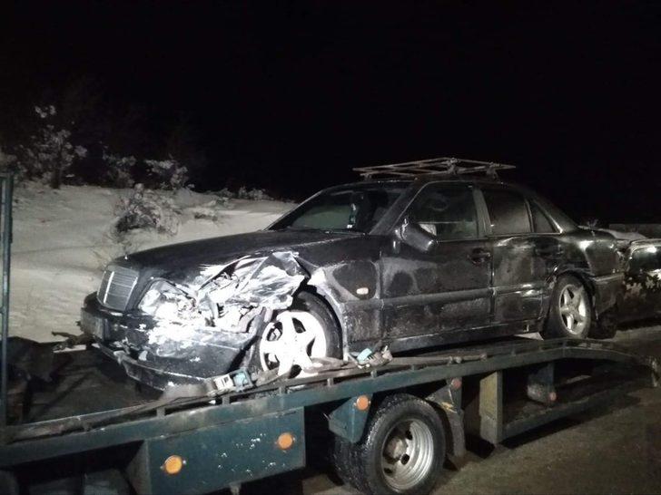 Gürcistan’da buzlanan yolda 15 araç birbirine girdi G3