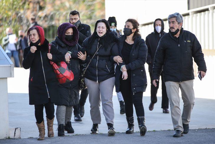 Antalya'da evlerinde ölü bulunan doktorun diyetisyen eşini silahla öldürdükten sonra intihar ettiği belirlendi G1