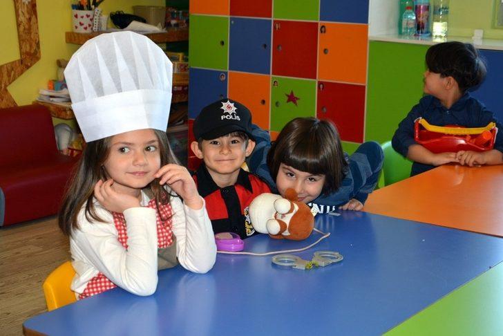 Öğrenciler üniformalı meslek tanıtımı G3