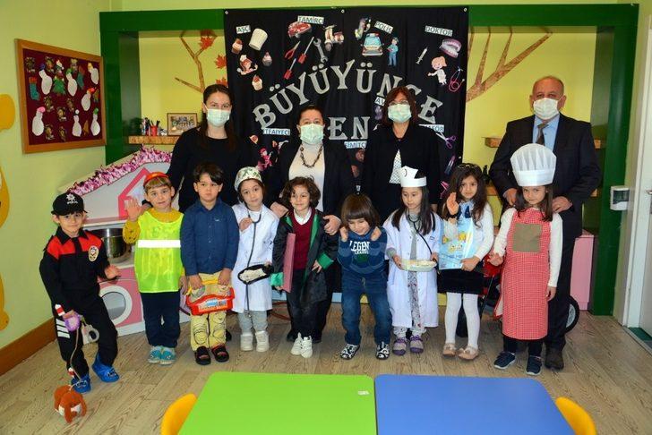 Öğrenciler üniformalı meslek tanıtımı G5