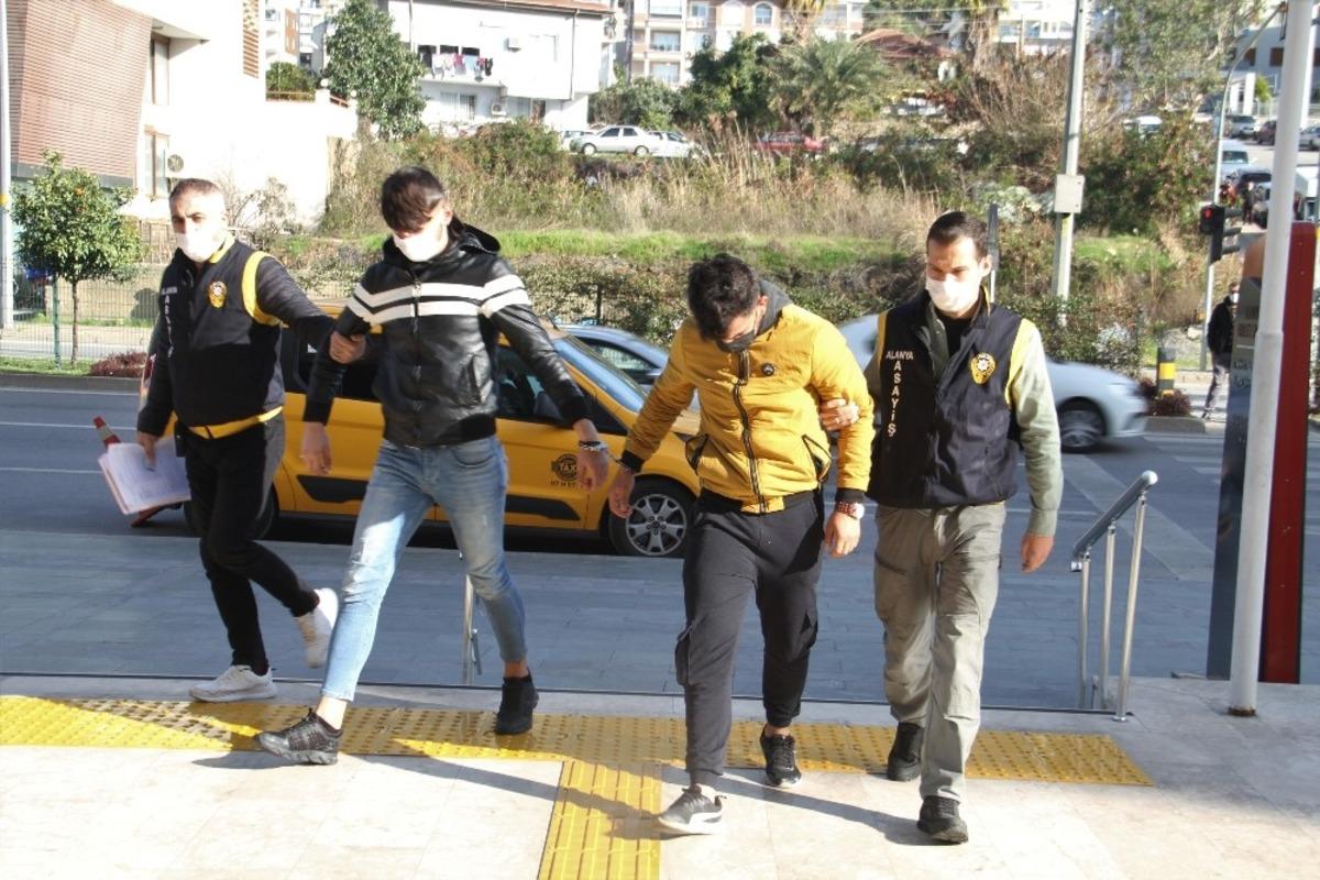 Alanya&rsquo;da 4 motosiklet hırsızlığına karışan 3 ş&uuml;pheli yakalandı