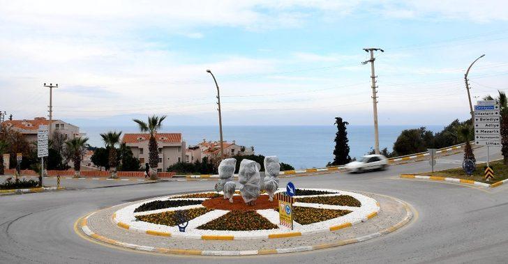 Ağaçları dona karşı elyafla korudular G2