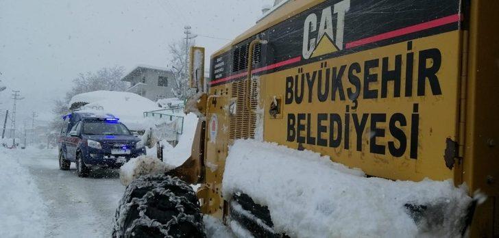 Büyükşehir kapalı yolları açtı G4