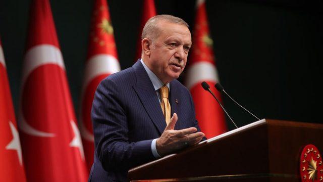 Erdoğan, yüksek faizin enflasyonun yükselmesine neden olduğu görüşünü savunuyor.