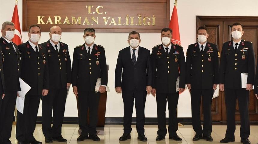 Vali Işık, jandarma personelini başarı belgesi ile &ouml;d&uuml;llendirdi