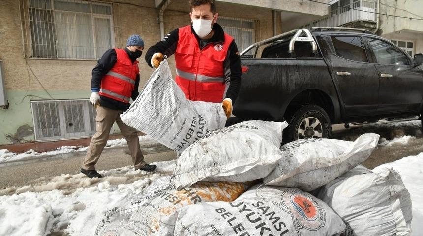 2 ayda 750 aileye k&ouml;m&uuml;r yardımı