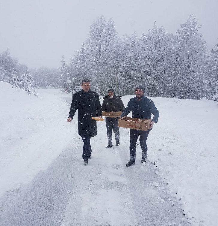 Yaban hayvanları için doğaya yem bırakıldı G2