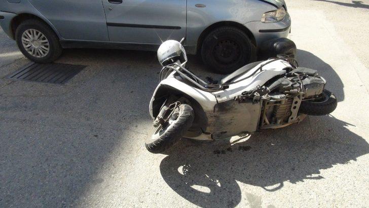 Savrulan motosikletten kaskı sayesinde kurtuldu G5