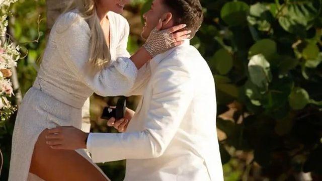 Paris Hilton dördünce kez nişanlandı