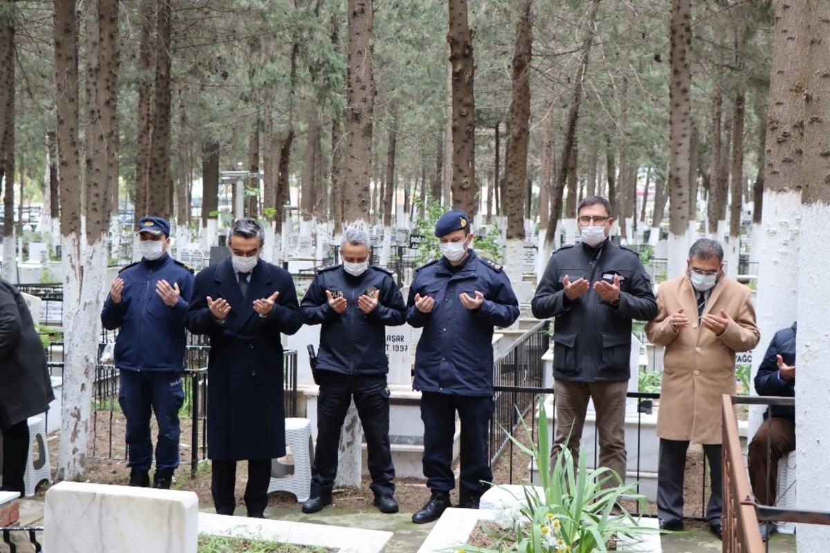 Şehit polis Fuat Kaplan Kuşadası&rsquo;nda dualarla anıldı