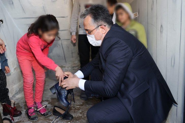 Başkan Savran, “Hayırlı Olsun” çiçeklerini satarak ihtiyaç sahiplerine yardımda bulundu G1