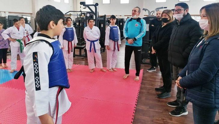 Uygur ve Alkan’dan tekvandoculaa ziyaret G3