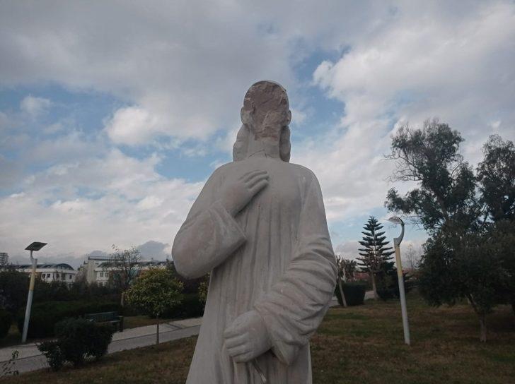 Heykellere zarar veren şüpheli yakalandı G1