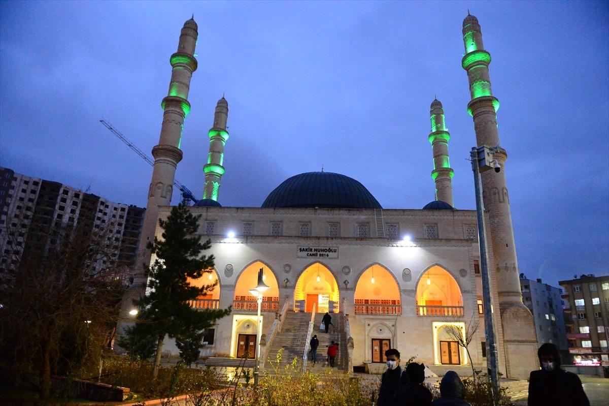 Diyarbakır, Mardin ve Siirt'te Regaip Kandili dualarla idrak edildi